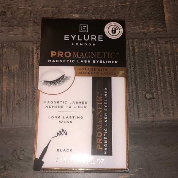 5/$25 Eylure Pro Magnetic Lash Eyeliner- Black NEW - Picture 1 of 2